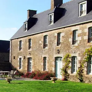 Bed & Breakfast La Vieille Foulonnière : D'hôtes&permaculture, Pontorson